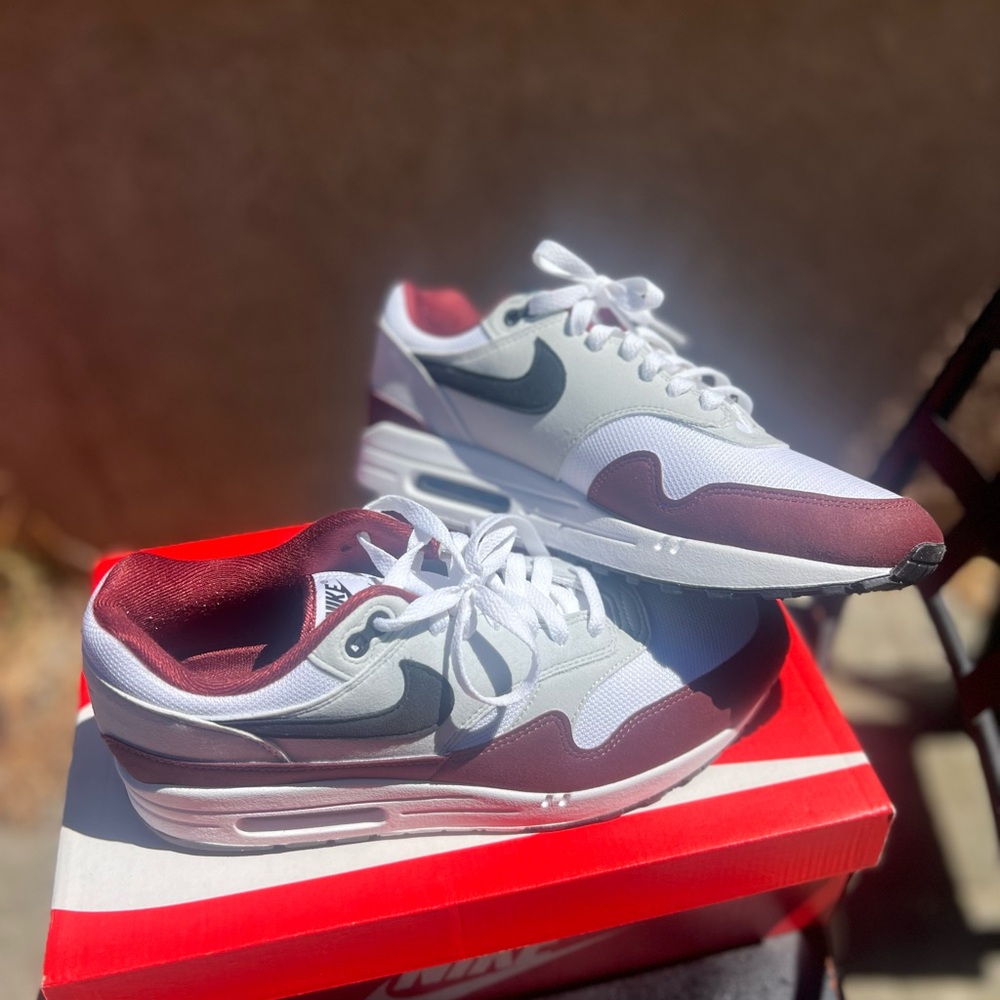 BRAND NEW Nike Air Max Sneakers in White and Burgundy